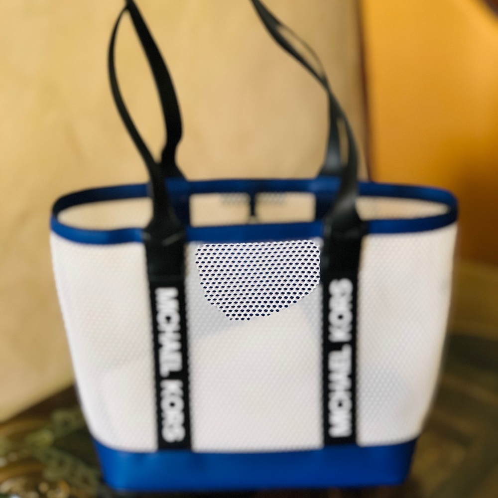NWT Michael Kors NWT Danika Large Tote&wristlet - Picture 3 of 5
